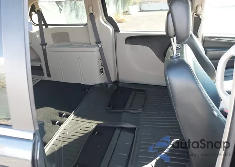 2016 Chrysler Town & Country Touring from USA, damaged, VIN 2C4RC1BGXGR231146